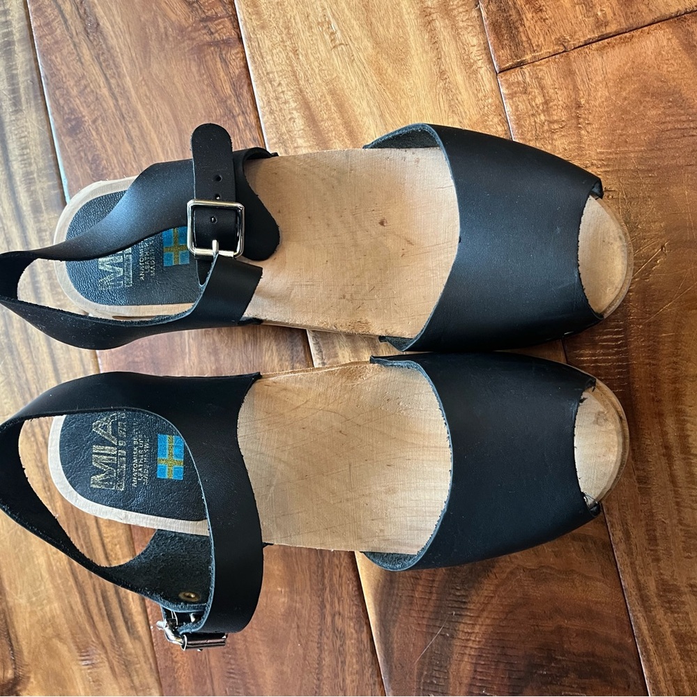 Black Mia Clogs